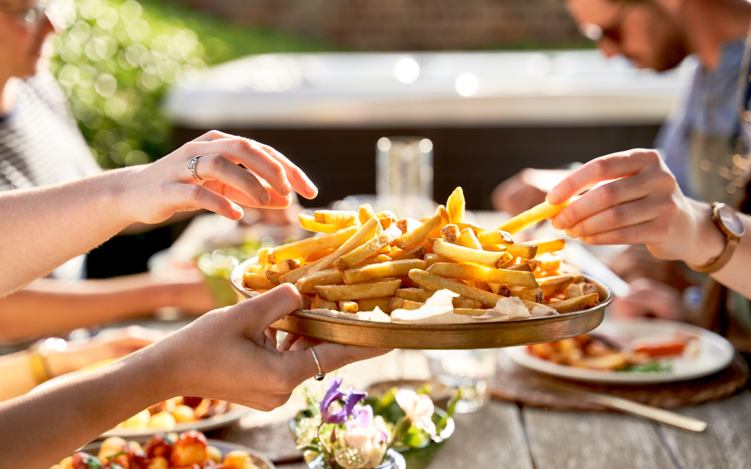 Crispy straight cut fries skin on