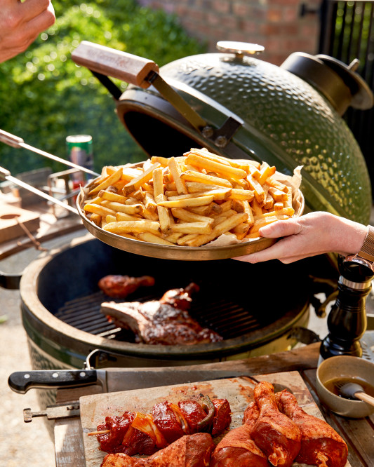 Crispy straight cut fries skin on