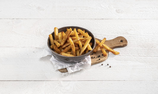 Crispy straight cut fries with black pepper and seasalt