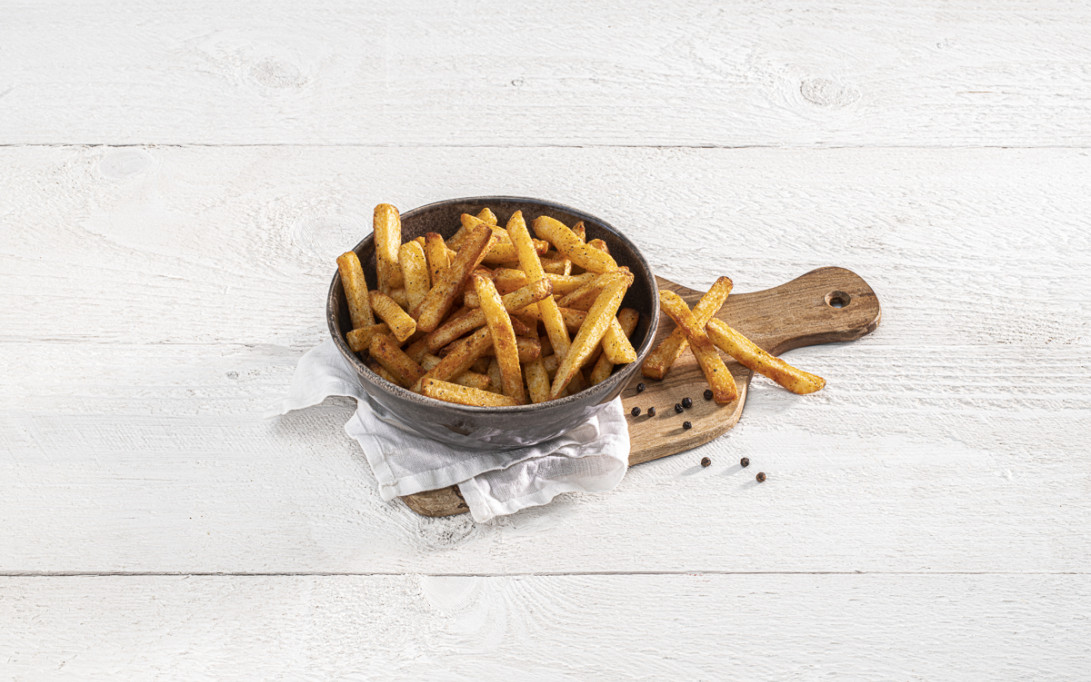 Crispy straight cut fries with black pepper and seasalt